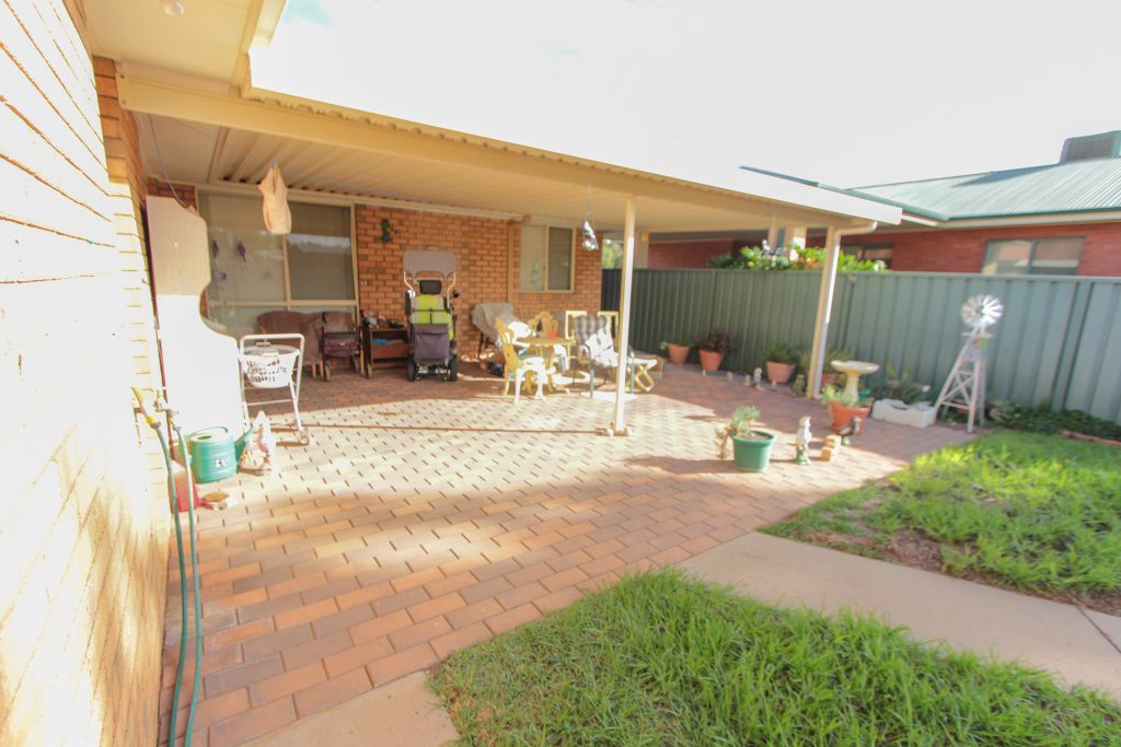 89 Larmer Street, Narrandera NSW 2700 - photo 13