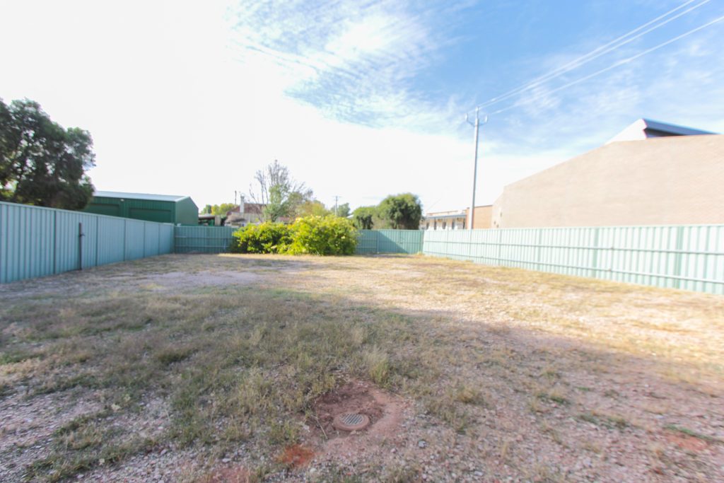 89 Larmer Street, Narrandera NSW 2700 - photo 14