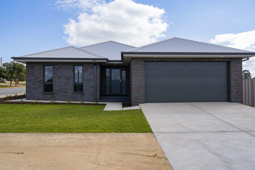 20 Racecourse Road, Narrandera NSW 2700 - McGrath Riverina
