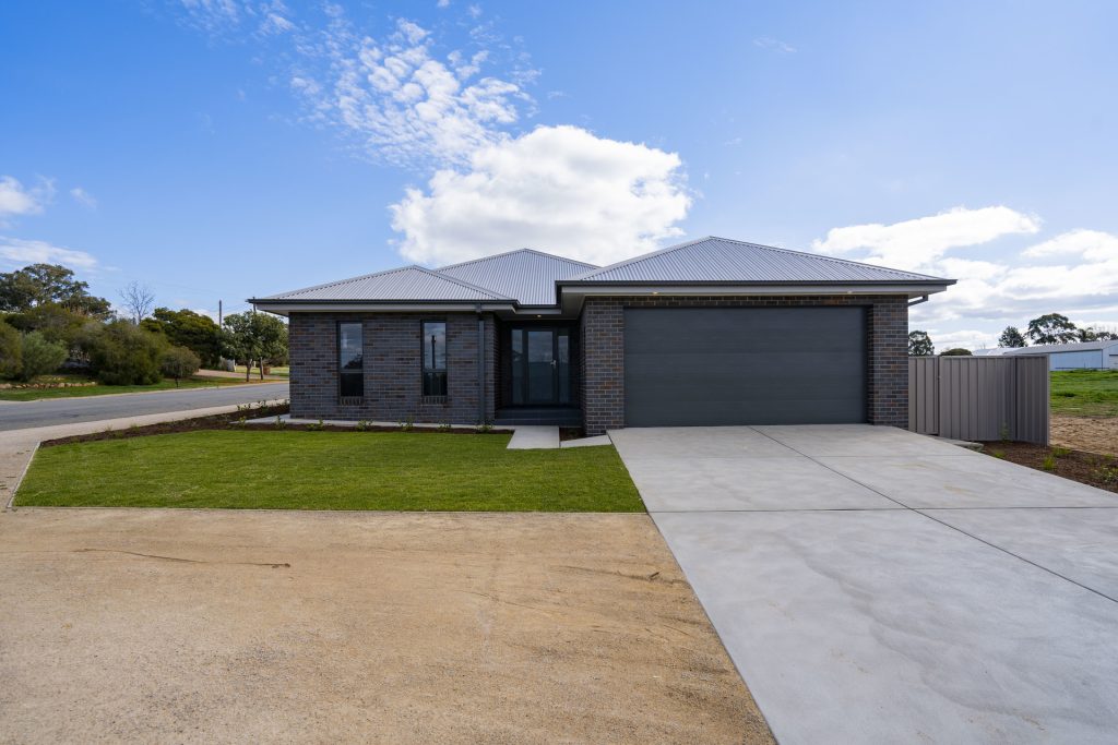 20 Racecourse Road, Narrandera NSW 2700 - photo 14