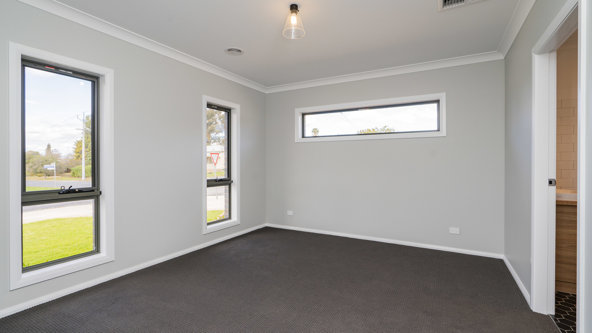 20 Racecourse Road, Narrandera NSW 2700 - photo 6