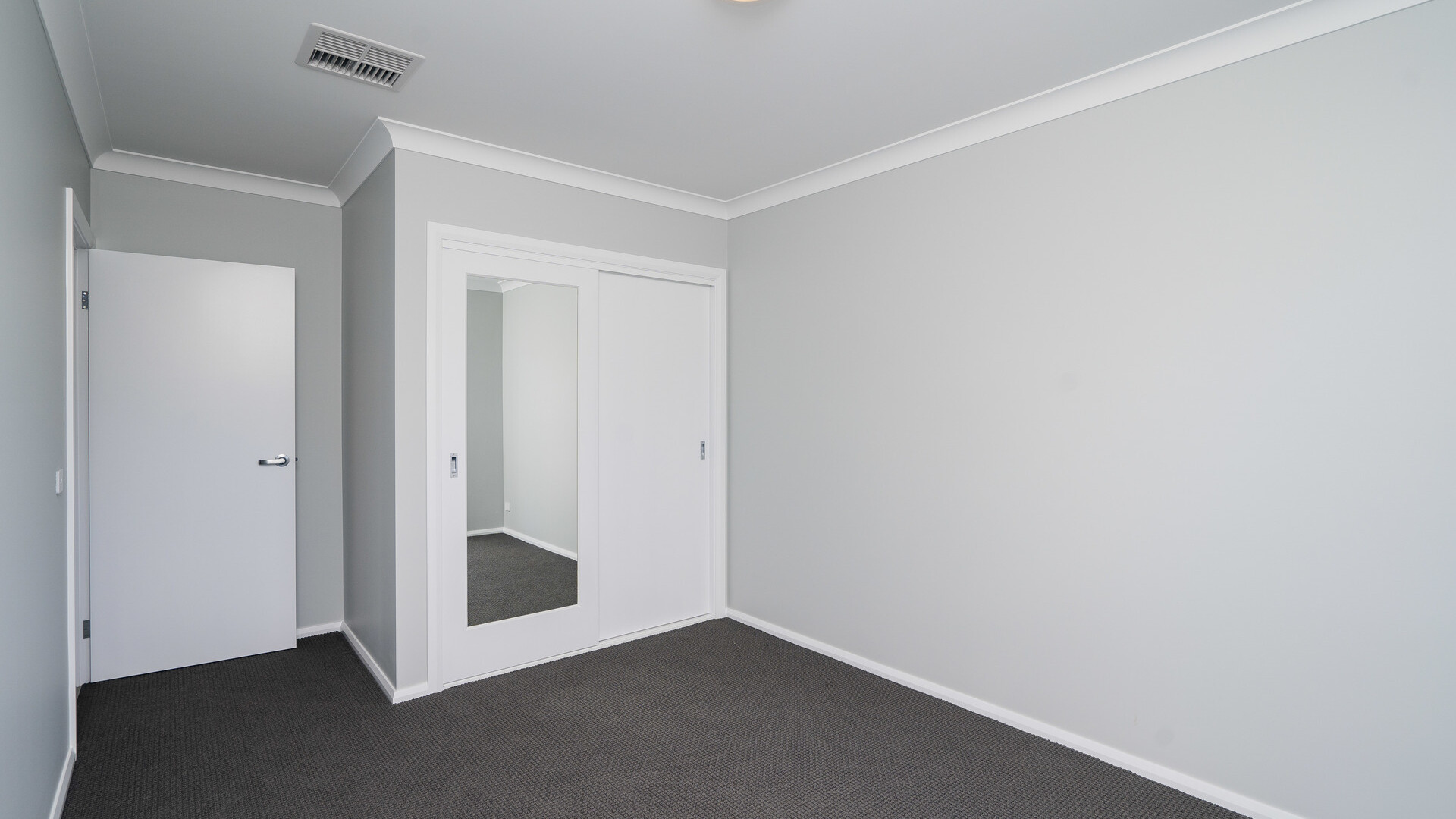 20 Racecourse Road, Narrandera NSW 2700 - photo 10
