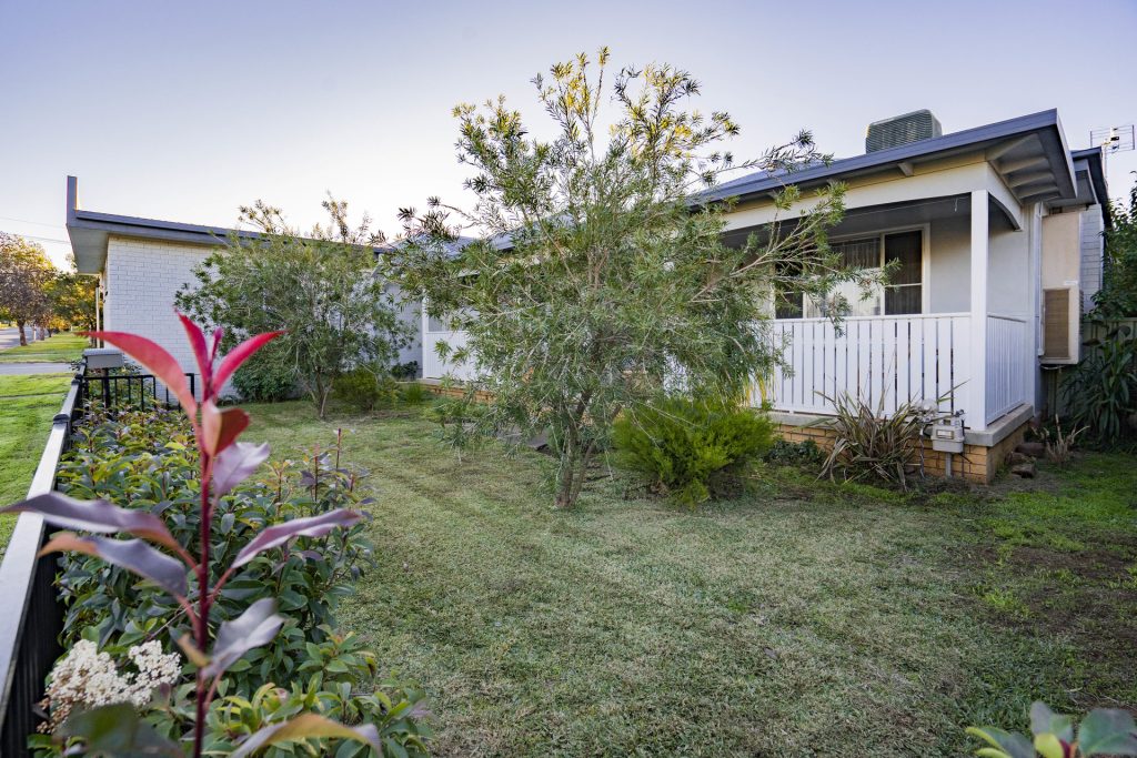 19 Dalgetty Street, Narrandera NSW 2700 - photo 3
