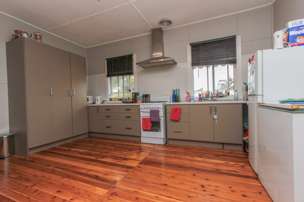 71 Melbourne Street, Narrandera NSW 2700 - photo 3