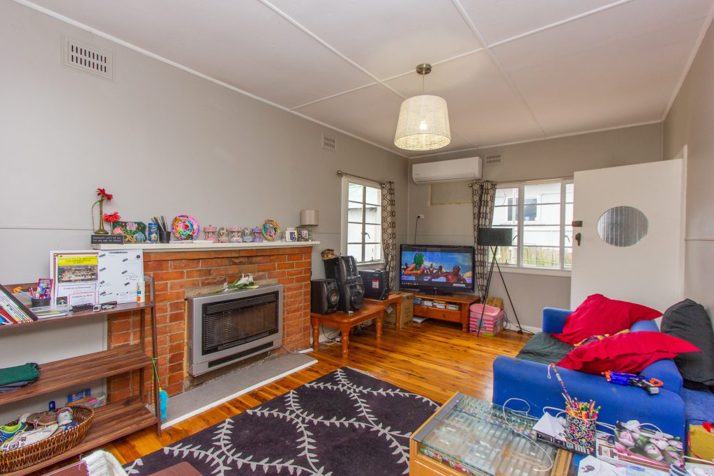 71 Melbourne Street, Narrandera NSW 2700 - photo 4