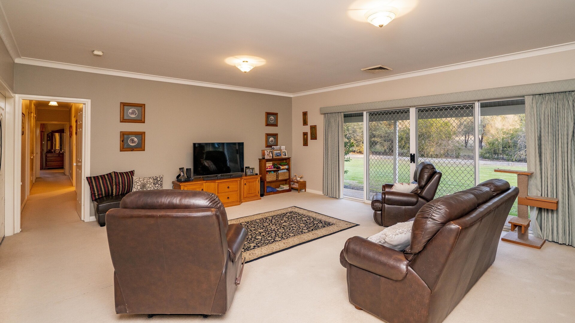 4 Garners Road, Narrandera NSW 2700 - photo 11