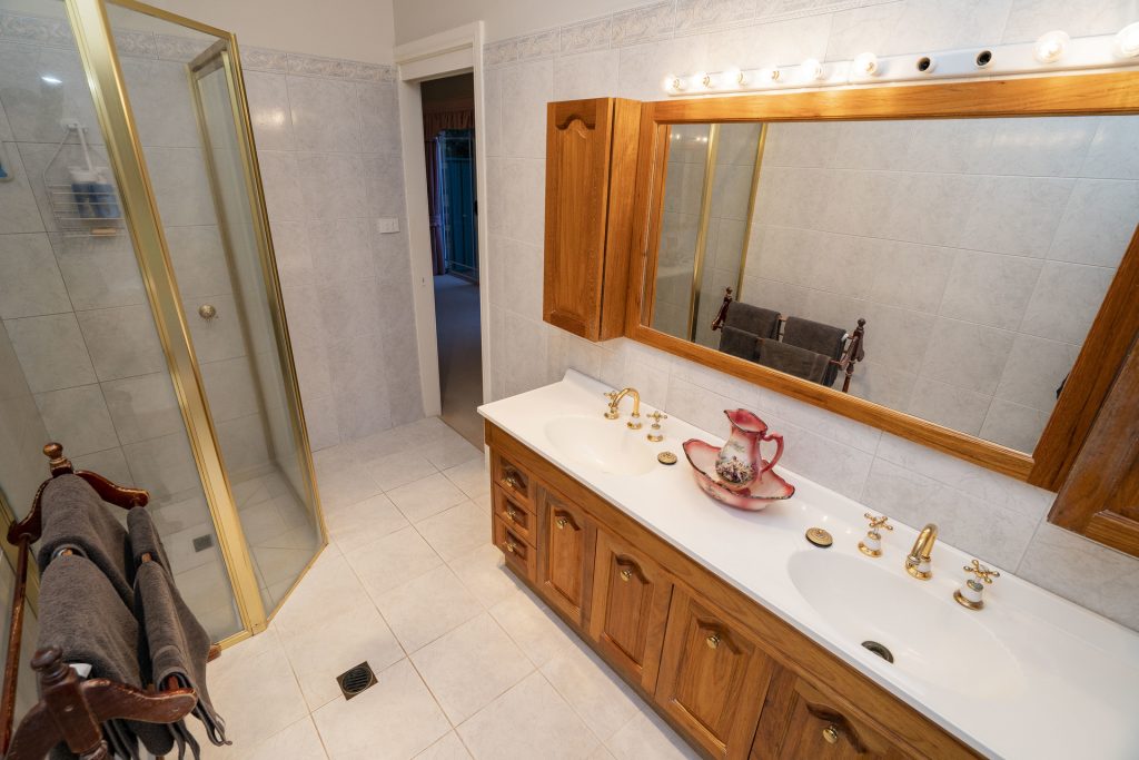 4 Garners Road, Narrandera NSW 2700 - photo 15