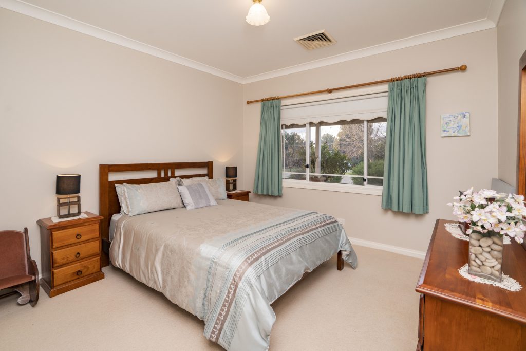 4 Garners Road, Narrandera NSW 2700 - photo 17