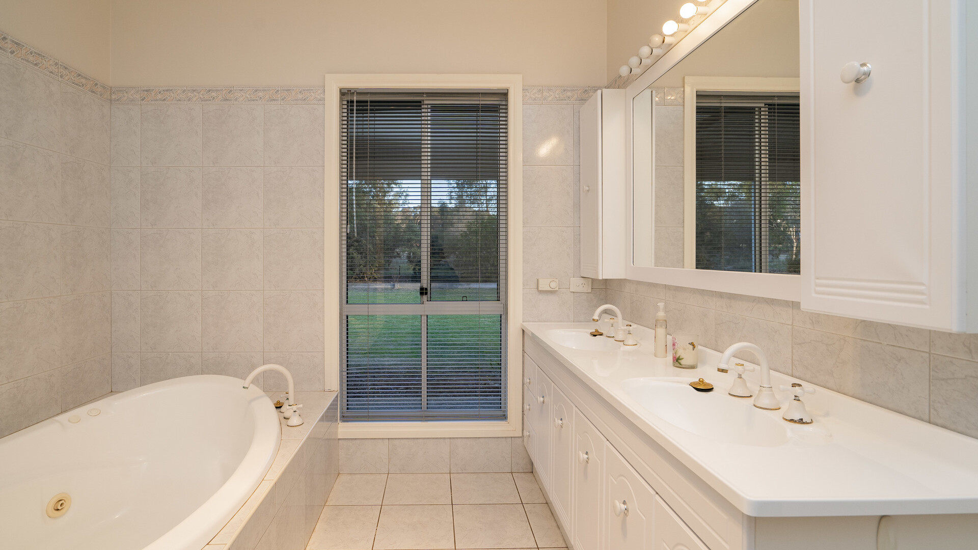4 Garners Road, Narrandera NSW 2700 - photo 20