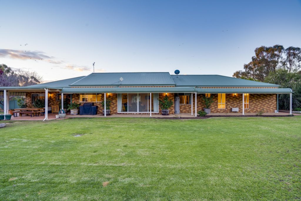 4 Garners Road, Narrandera NSW 2700 - photo 22