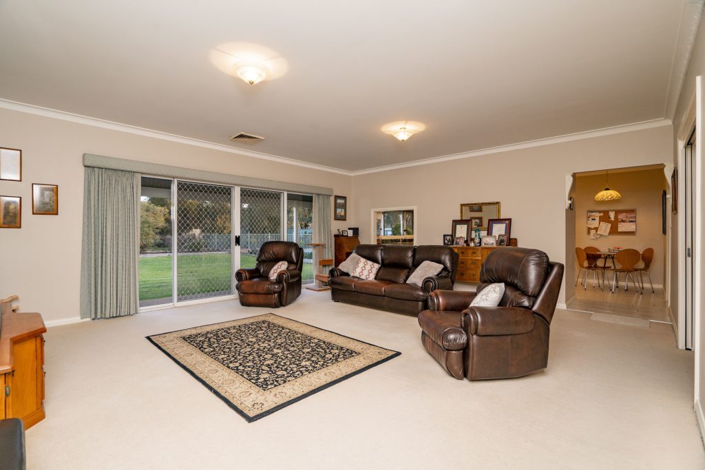 4 Garners Road, Narrandera NSW 2700 - photo 10