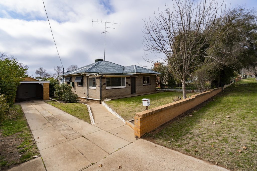 15 Larmer Street, Narrandera NSW 2700 - McGrath Riverina