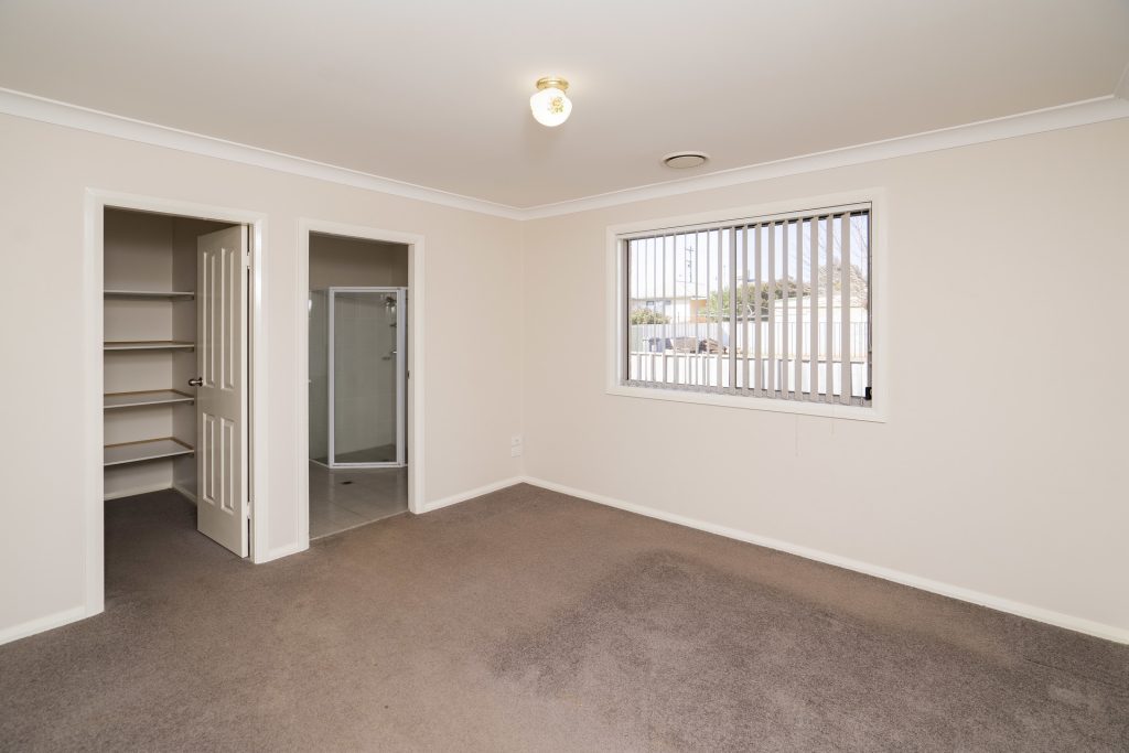 77 Deutcher Street, Temora NSW 2666 - photo 13