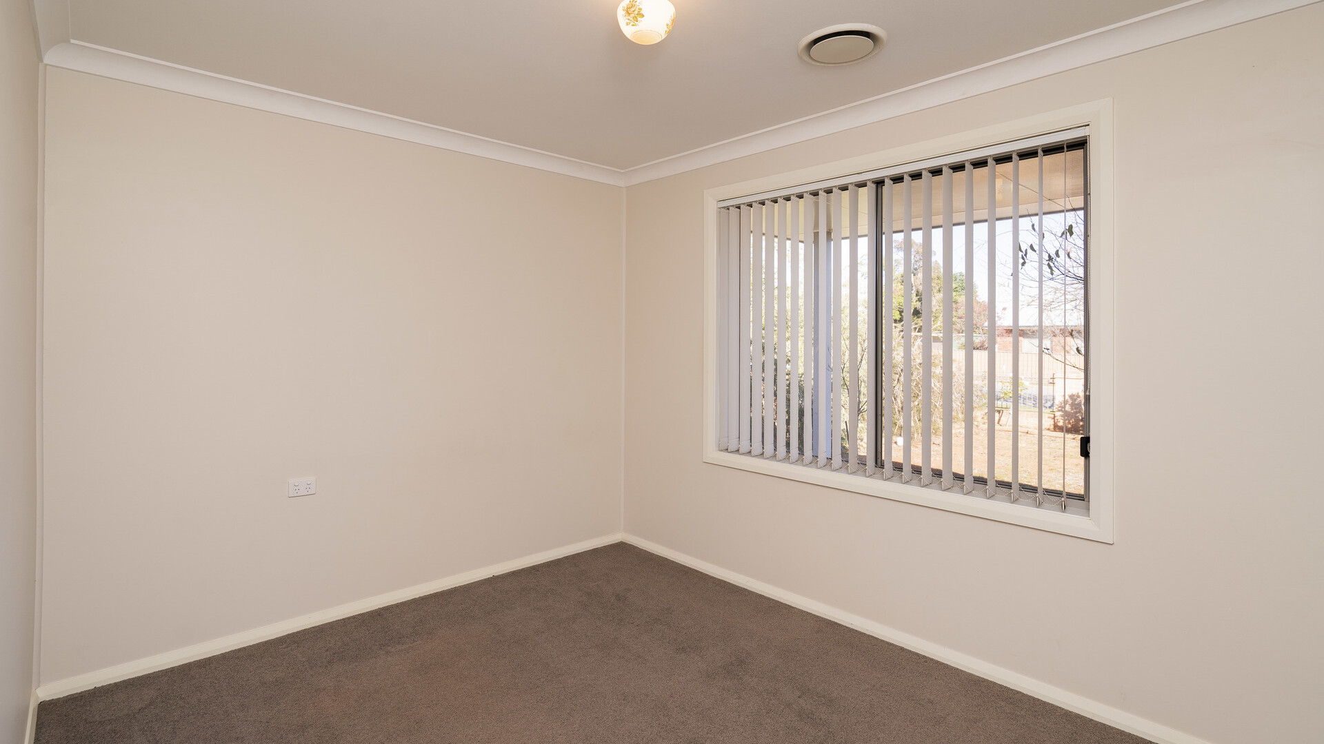 77 Deutcher Street, Temora NSW 2666 - photo 15