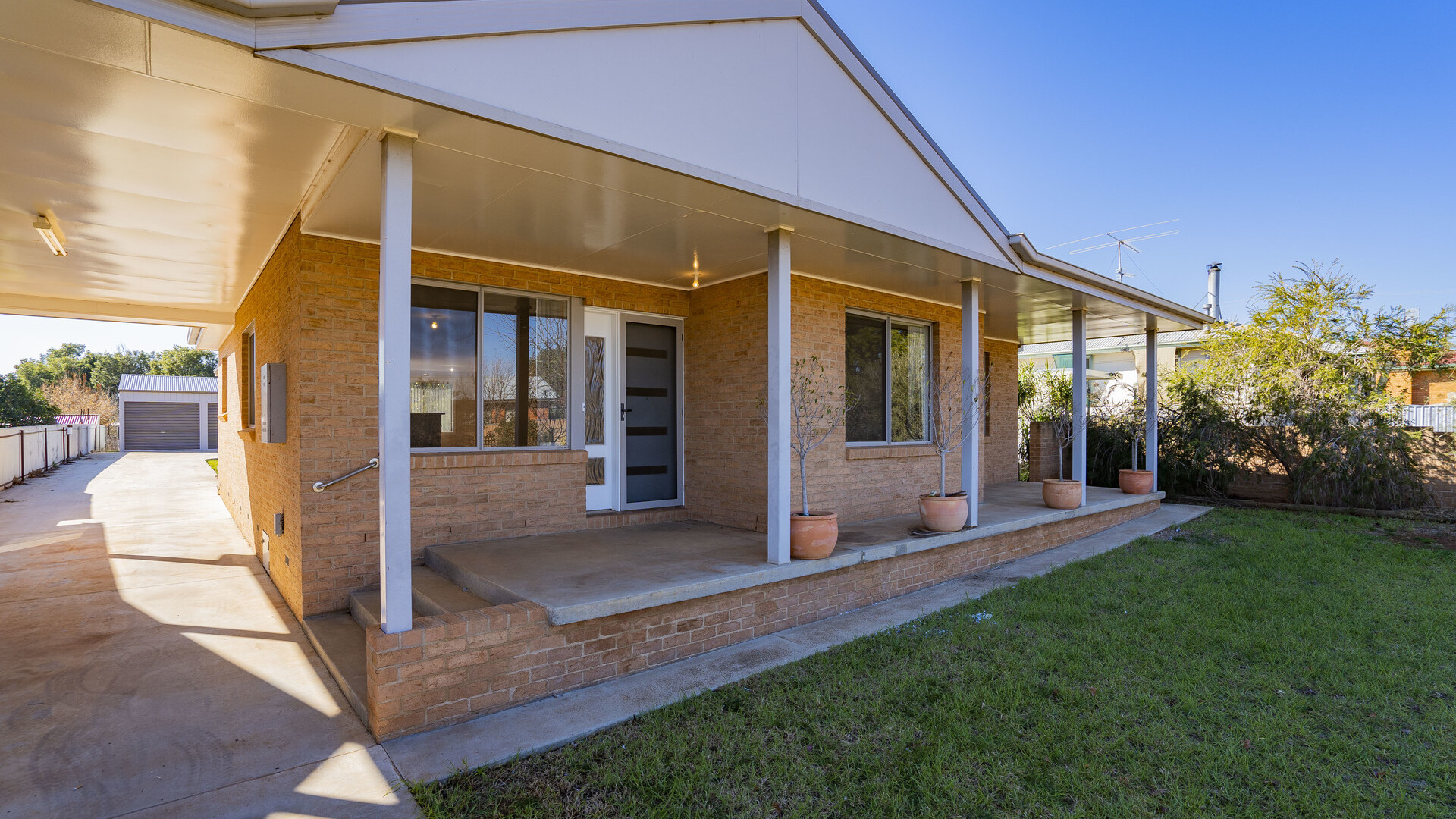 77 Deutcher Street, Temora NSW 2666 - photo 4