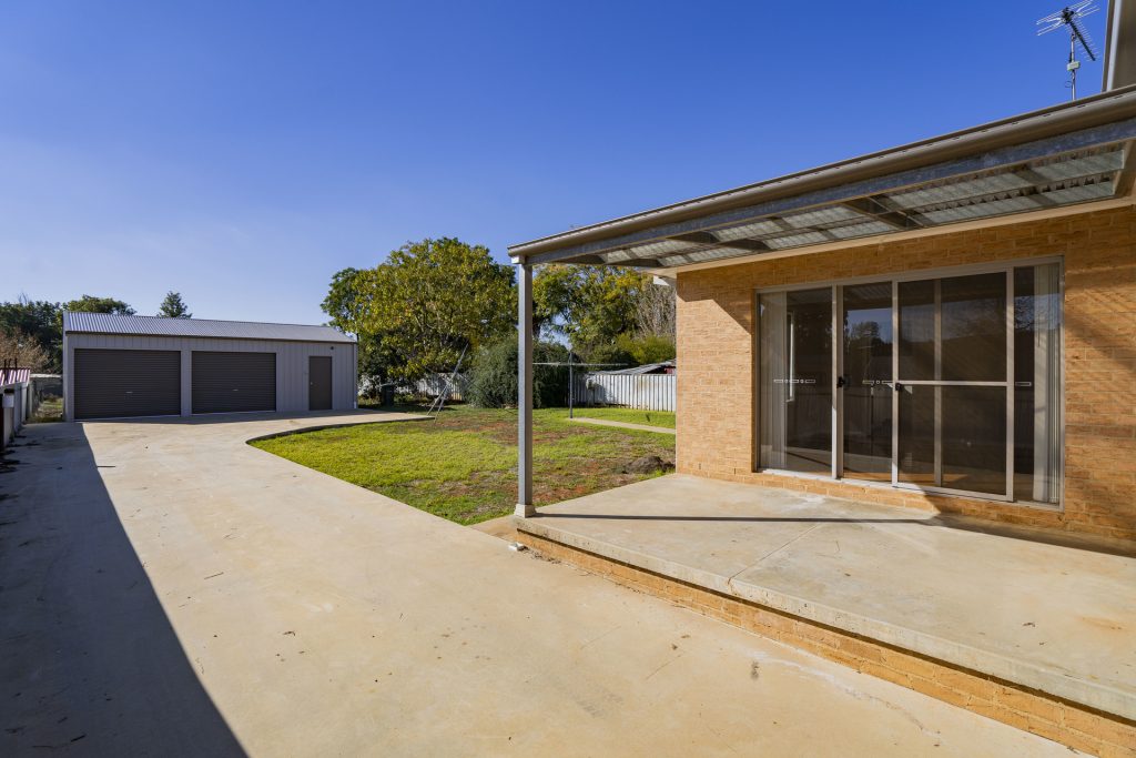 77 Deutcher Street, Temora NSW 2666 - photo 5
