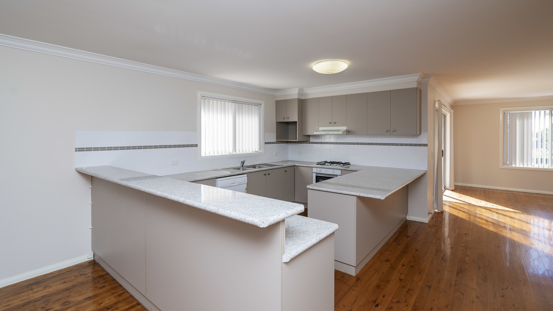 77 Deutcher Street, Temora NSW 2666 - photo 7