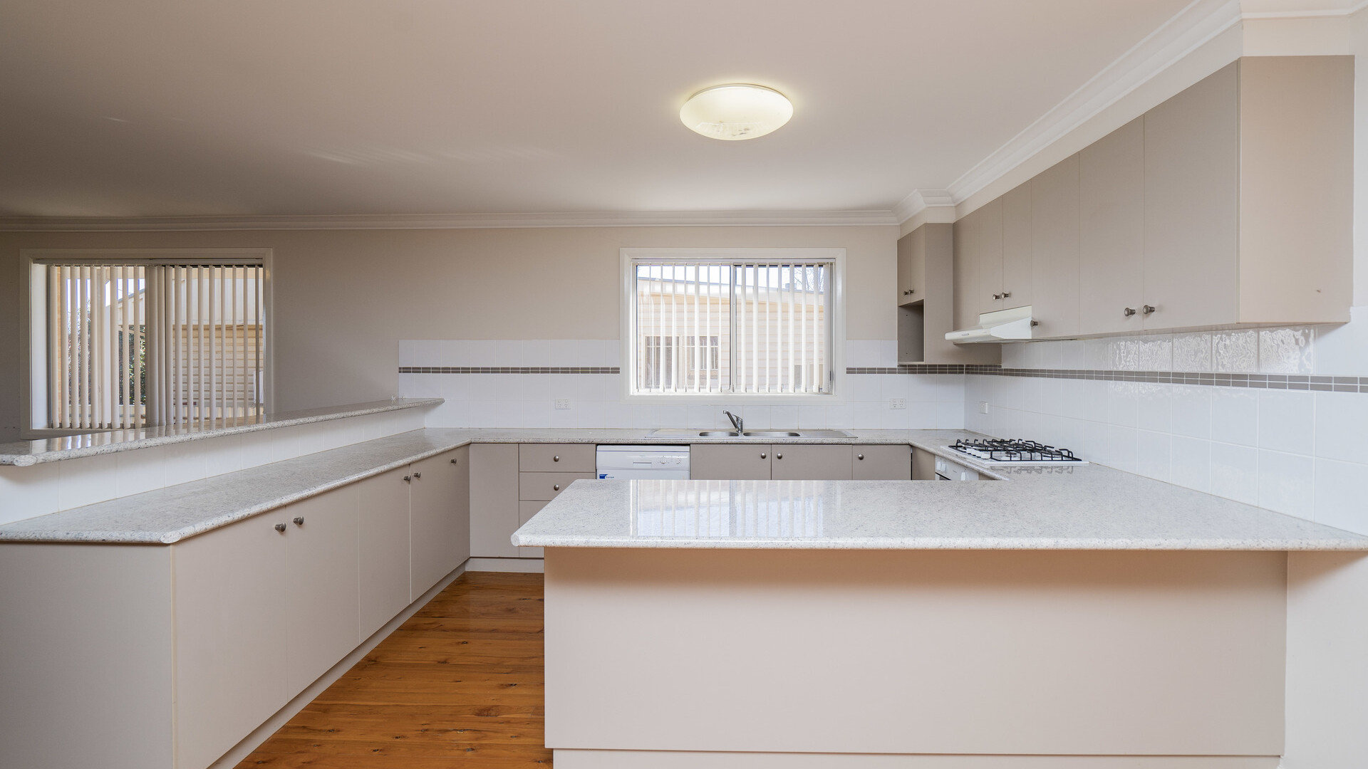 77 Deutcher Street, Temora NSW 2666 - photo 8