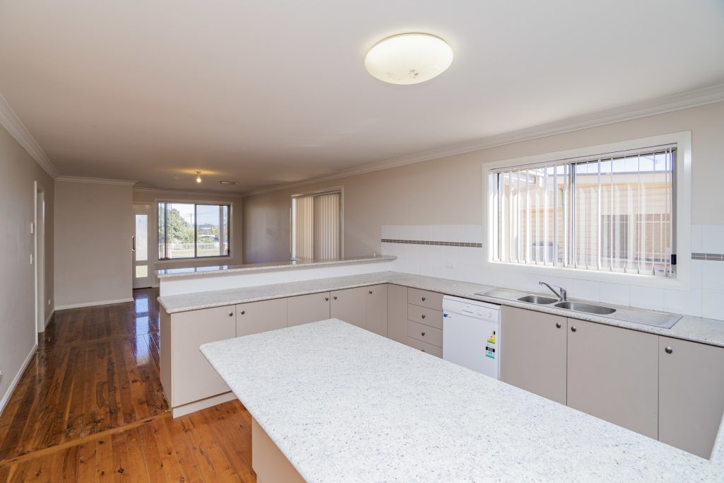 77 Deutcher Street, Temora NSW 2666 - photo 9