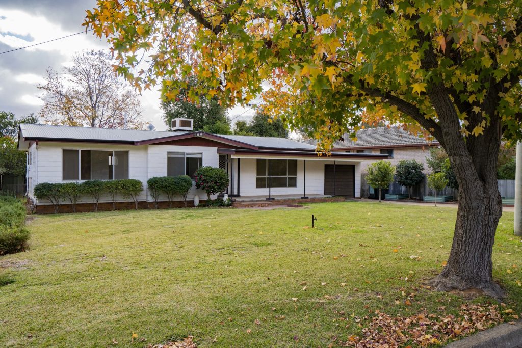 18 Broad Street, Narrandera NSW 2700 - McGrath Riverina