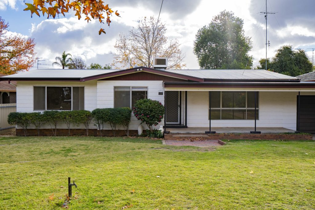 18 Broad Street, Narrandera NSW 2700 - photo 18