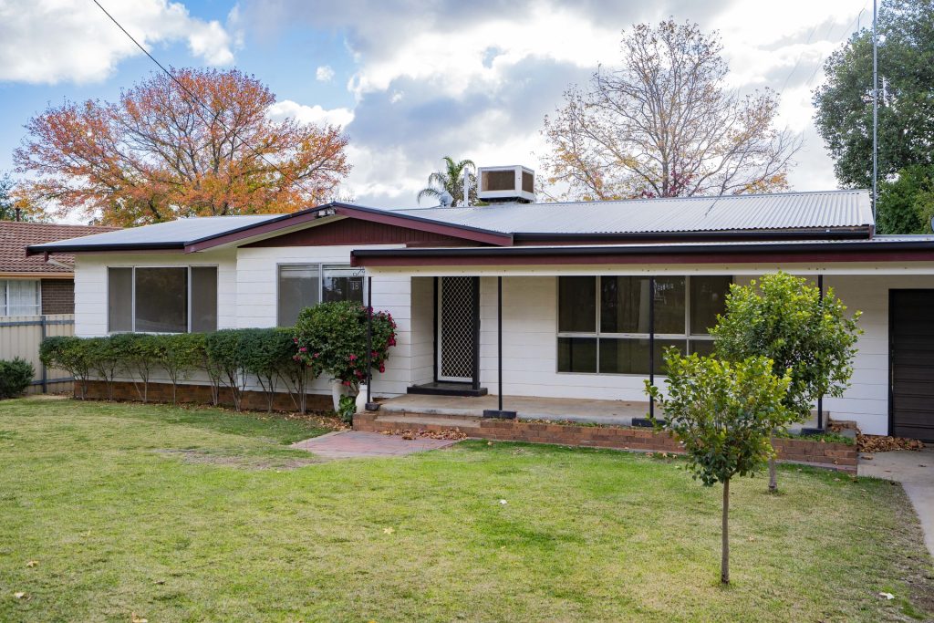 18 Broad Street, Narrandera NSW 2700 - photo 19