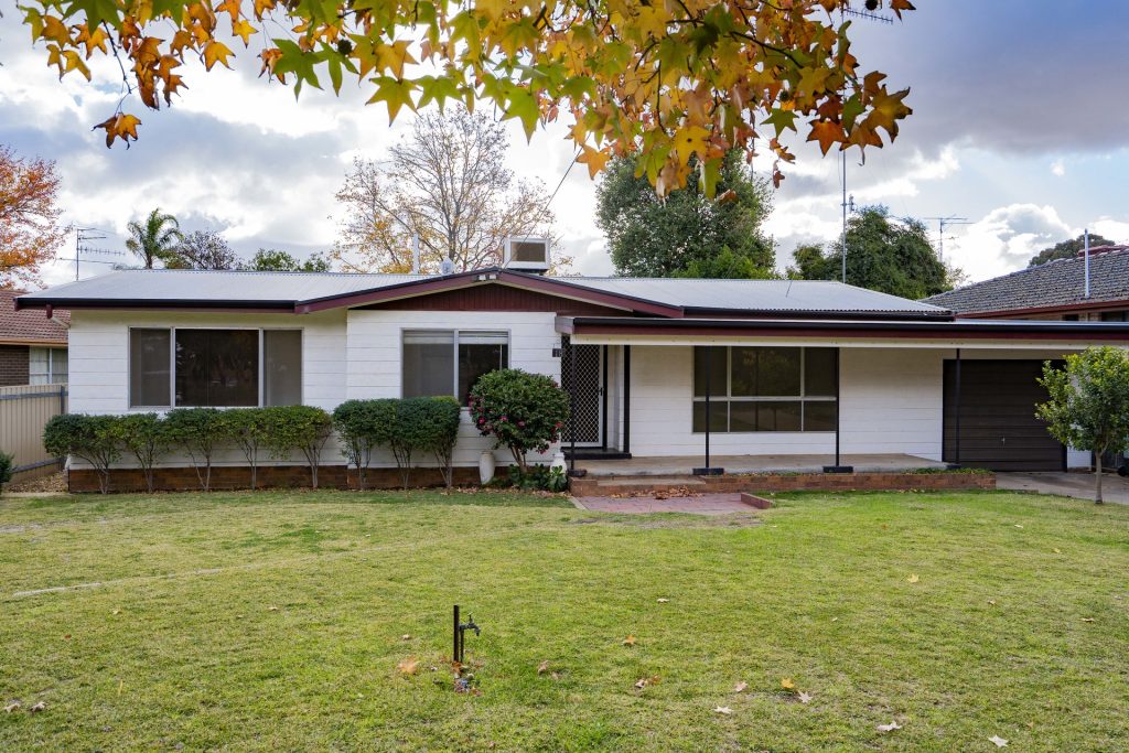 18 Broad Street, Narrandera NSW 2700 - photo 21