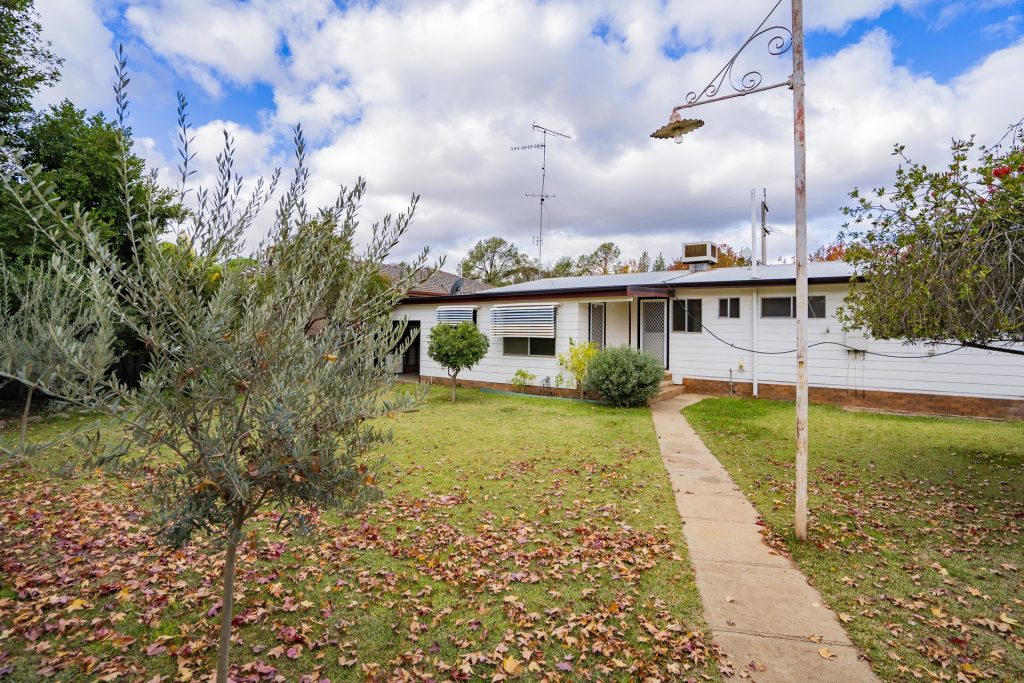 18 Broad Street, Narrandera NSW 2700 - photo 30