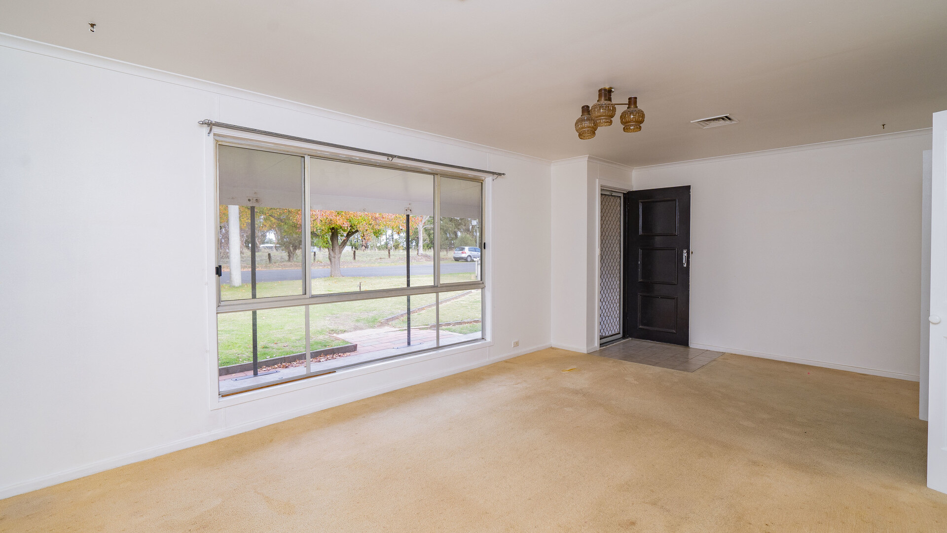 18 Broad Street, Narrandera NSW 2700 - photo 4