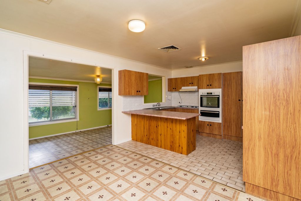18 Broad Street, Narrandera NSW 2700 - photo 6