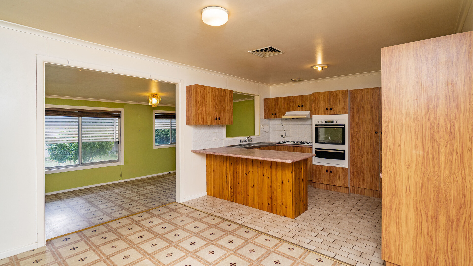 18 Broad Street, Narrandera NSW 2700 - photo 6