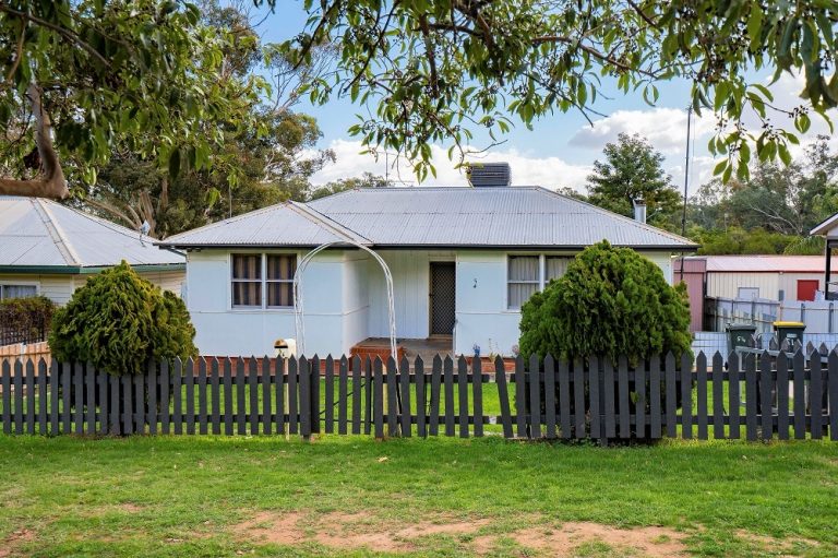 54 Frederica Street, Narrandera NSW 2700 - McGrath Riverina