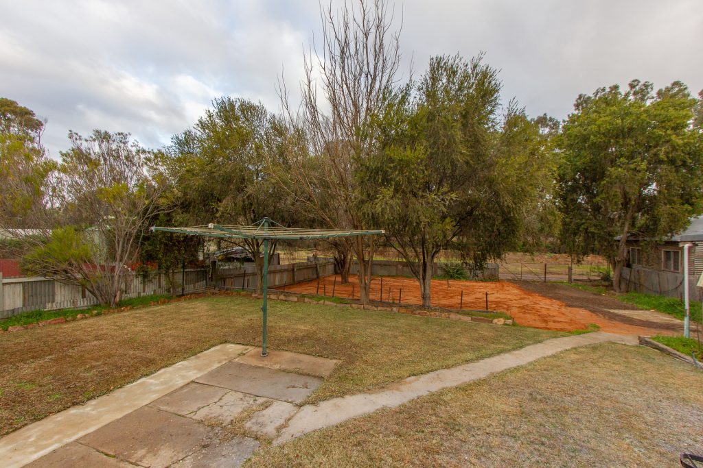 152 Larmer Street, Narrandera NSW 2700 - photo 12