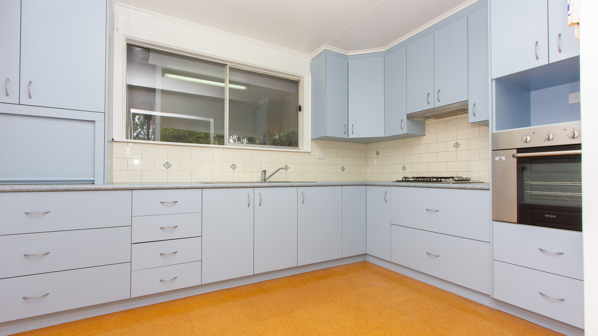 152 Larmer Street, Narrandera NSW 2700 - photo 7