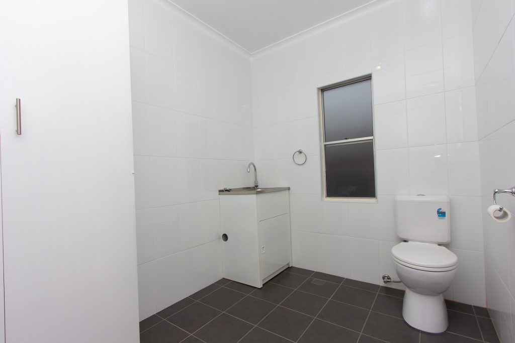 152 Larmer Street, Narrandera NSW 2700 - photo 8