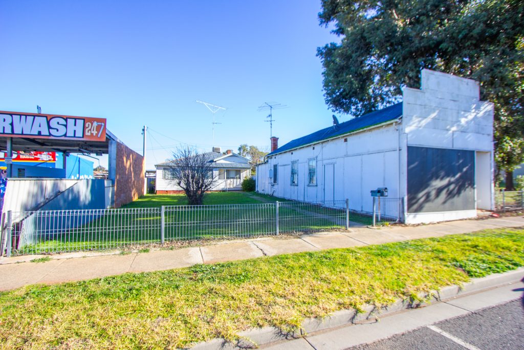 88 & 90 Kurrajong Avenue, Leeton NSW 2705 - McGrath Riverina