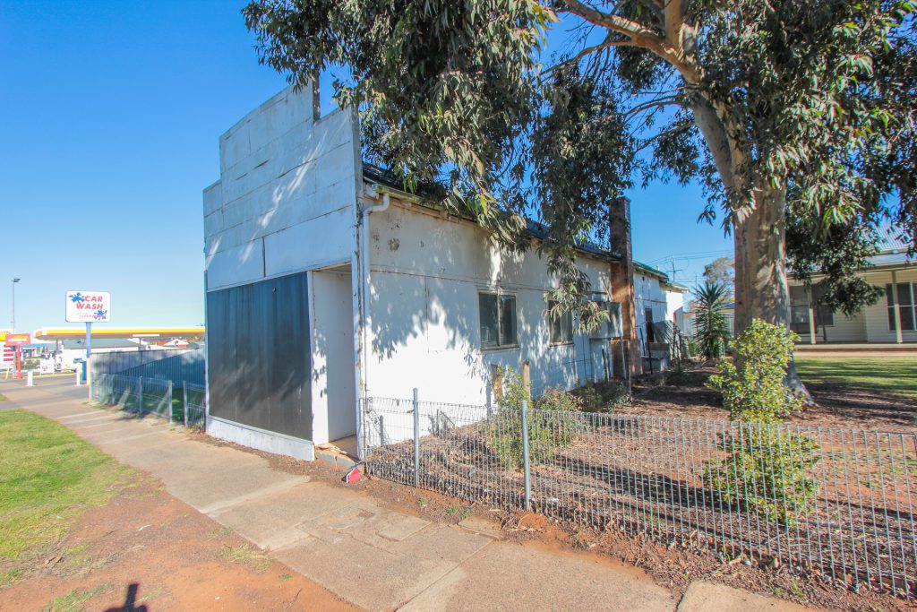 88 & 90 Kurrajong Avenue, Leeton NSW 2705 - photo 9