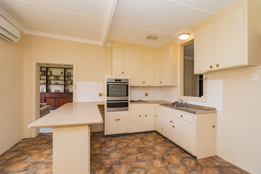 85 Douglas Street, Narrandera NSW 2700 - photo 2