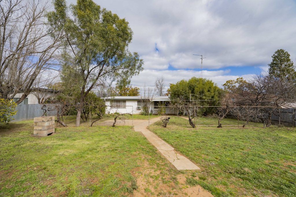 85 Douglas Street, Narrandera NSW 2700 - photo 24