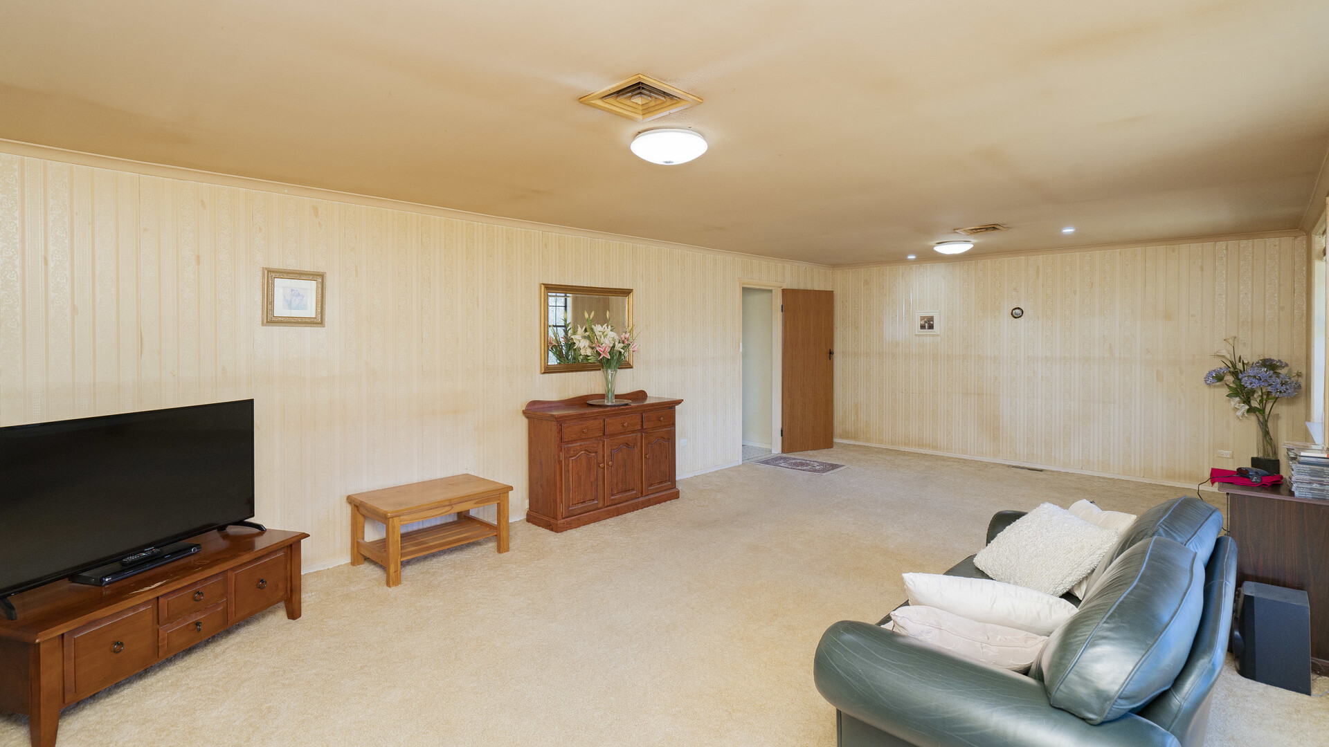 22 Broad Street, Narrandera NSW 2700 - photo 13