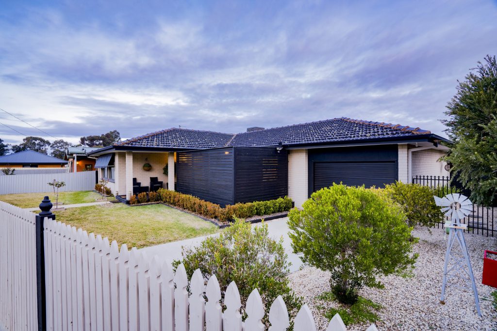 8 Whitton Street, Narrandera NSW 2700 - photo 2