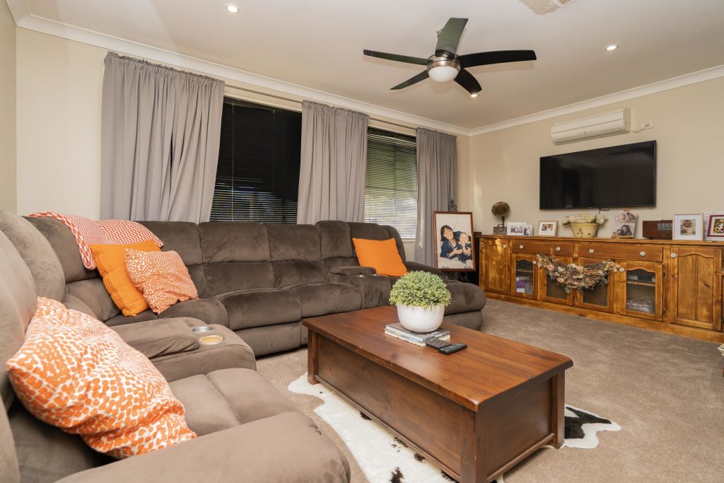 8 Whitton Street, Narrandera NSW 2700 - photo 11