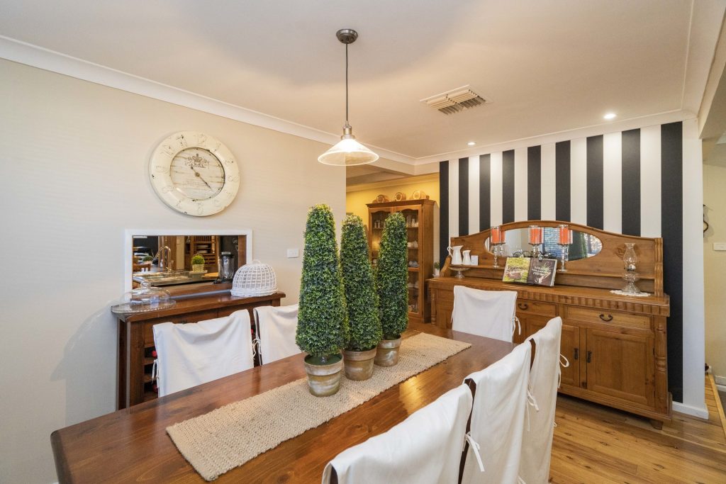 8 Whitton Street, Narrandera NSW 2700 - photo 12