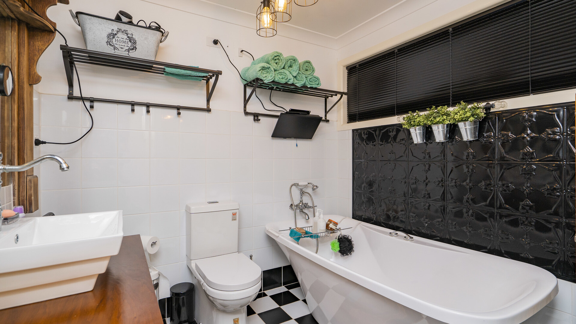8 Whitton Street, Narrandera NSW 2700 - photo 17