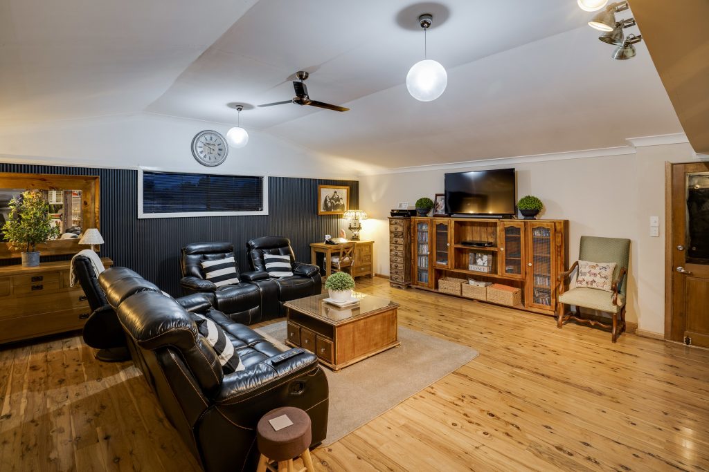 8 Whitton Street, Narrandera NSW 2700 - photo 7
