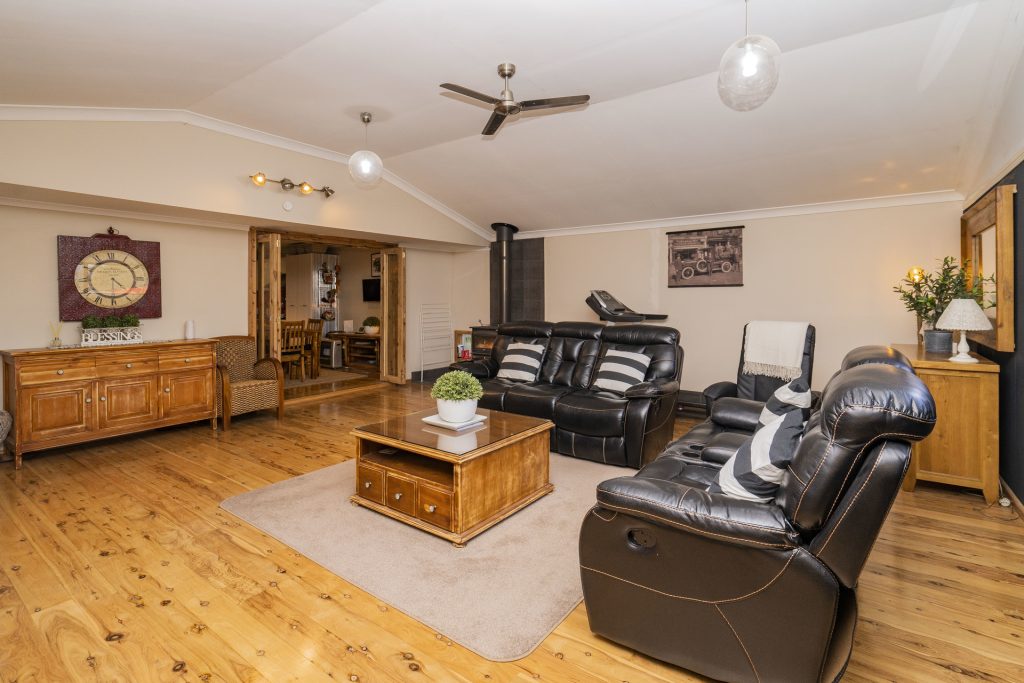 8 Whitton Street, Narrandera NSW 2700 - photo 8