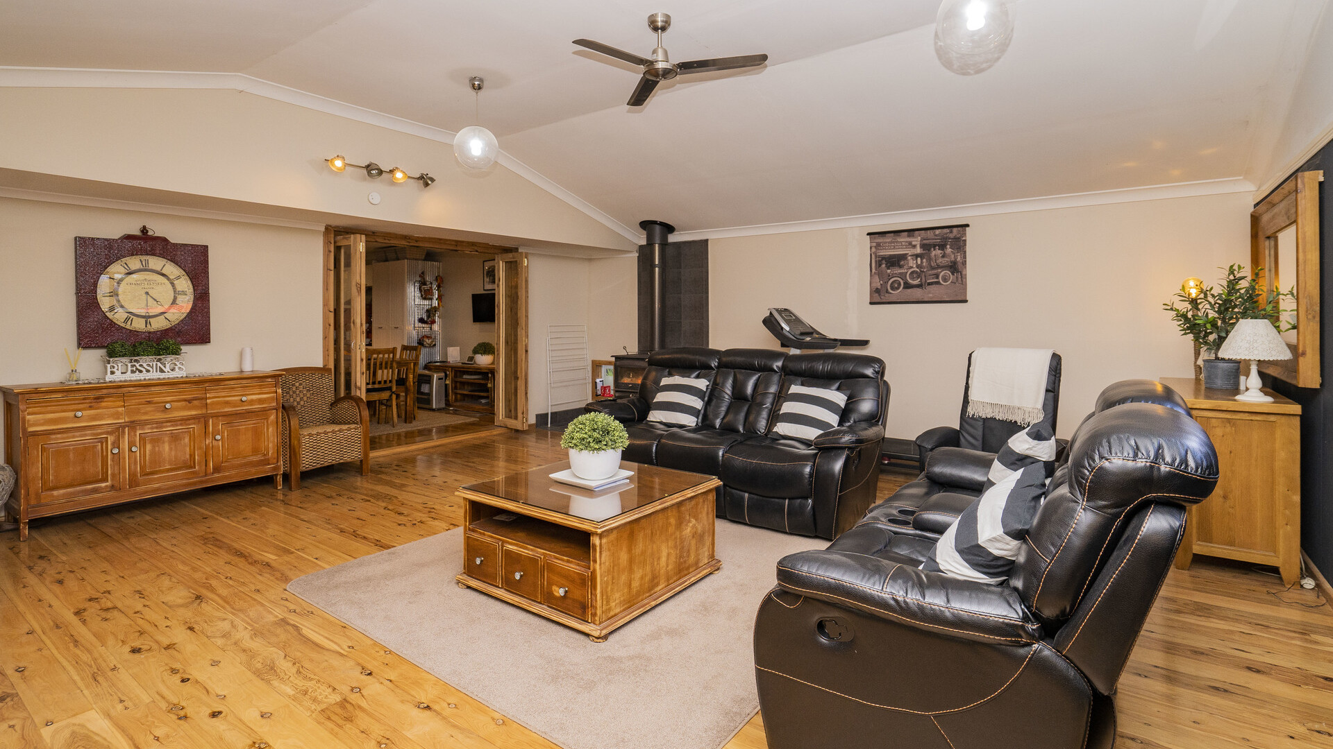 8 Whitton Street, Narrandera NSW 2700 - photo 8