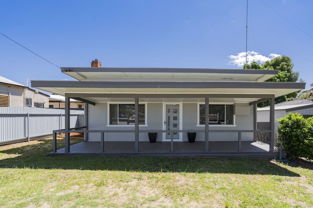 63 Twynam Street, Narrandera NSW 2700 - photo 2