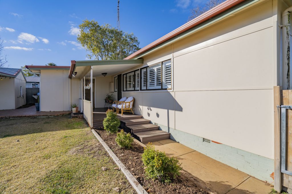 20 William Street, Narrandera NSW 2700 - photo 16