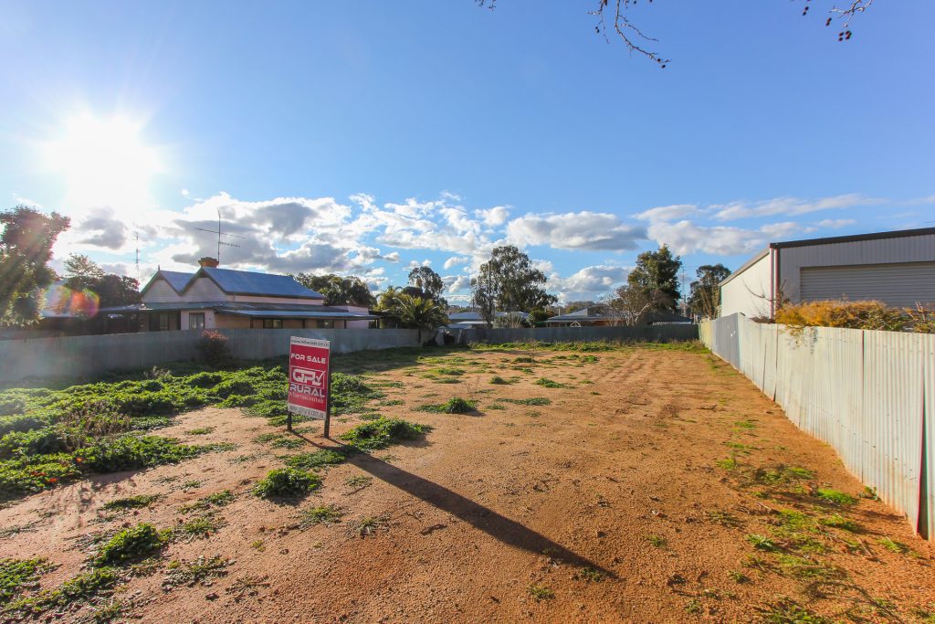 37 Audley Street, Narrandera NSW 2700 - photo 3